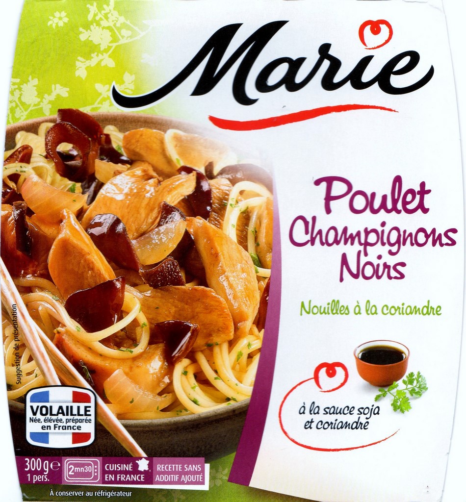 POULET CHAMPIGNONS NOIRS NOUILLES À LA CORIANDRE