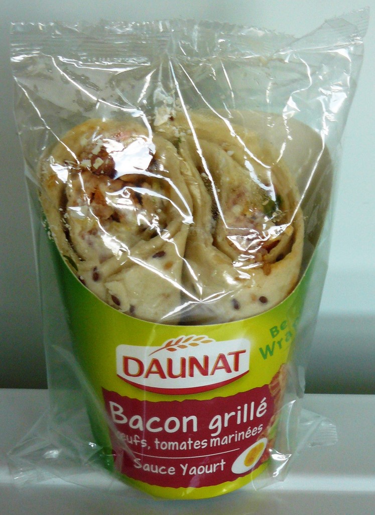 WRAPPY BACON GRILLÉ ŒUF, TOMATES MARINÉES SAUCE YAOURT 190g